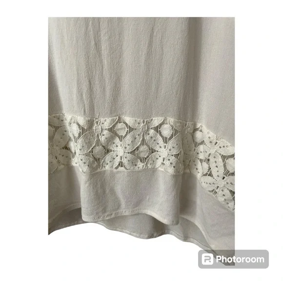 ⚡️ Lace Trim Keyhole Back Blouse Top ~ Size S ⚡️ - Picture 4 of 5